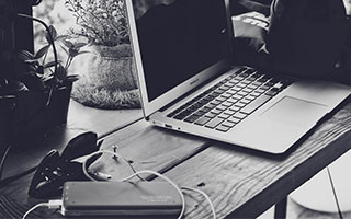 利物浦2-0完胜布莱顿！萨拉赫替补送角球助攻！绕场暂别搁置争议